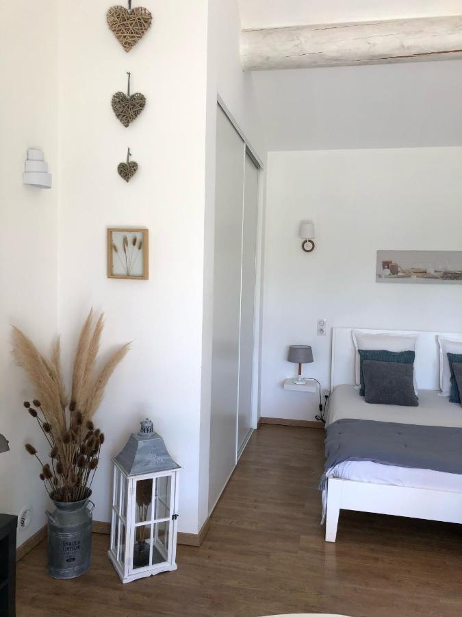 Gites Dans Mas En Pierres Robion en Luberon Exterior photo